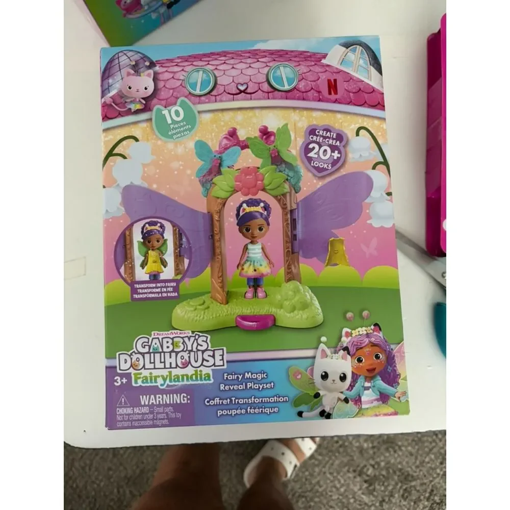 Barbie Mini Barbie Land 5-Pack Pop Reveal Dolls, 1.5-inch Mini Doll with Surpris